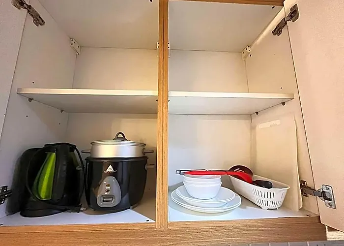 Maru Shell 5f;32sqm 55inchtv Netflix 4* Manila