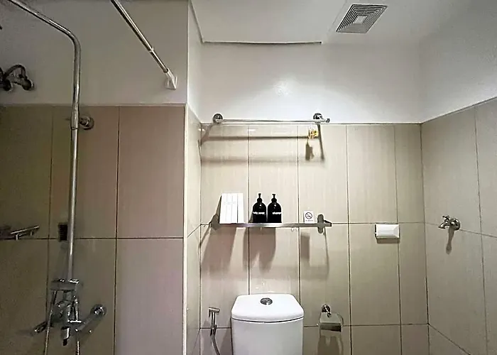 Maru Shell 5f;32sqm 55inchtv Netflix Manila